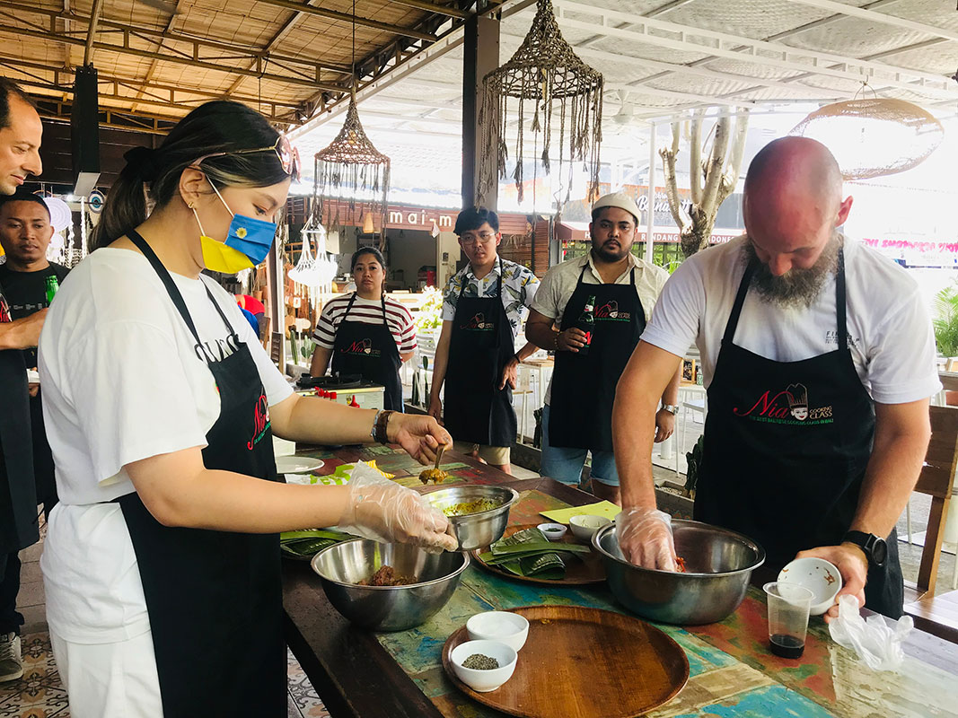 nia balinese cooking class seminyak